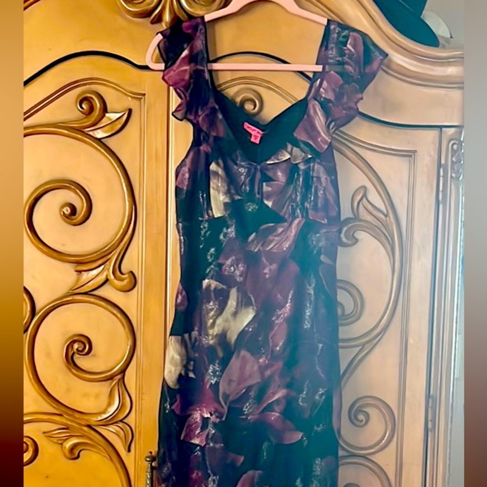 NWT Betsey Johnson Dress beautiful soft purple floral high/low